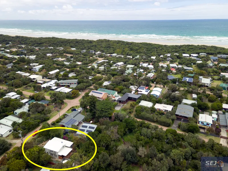 Stylishly presented, park frontage