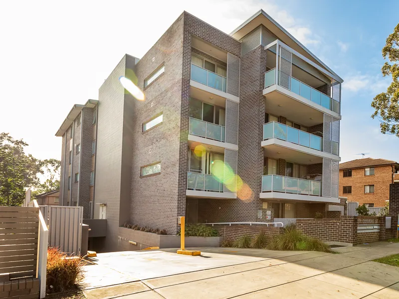 PRISTINE NEAR NEW GROUND FLOOR UNIT (Inspection By Appointment only)