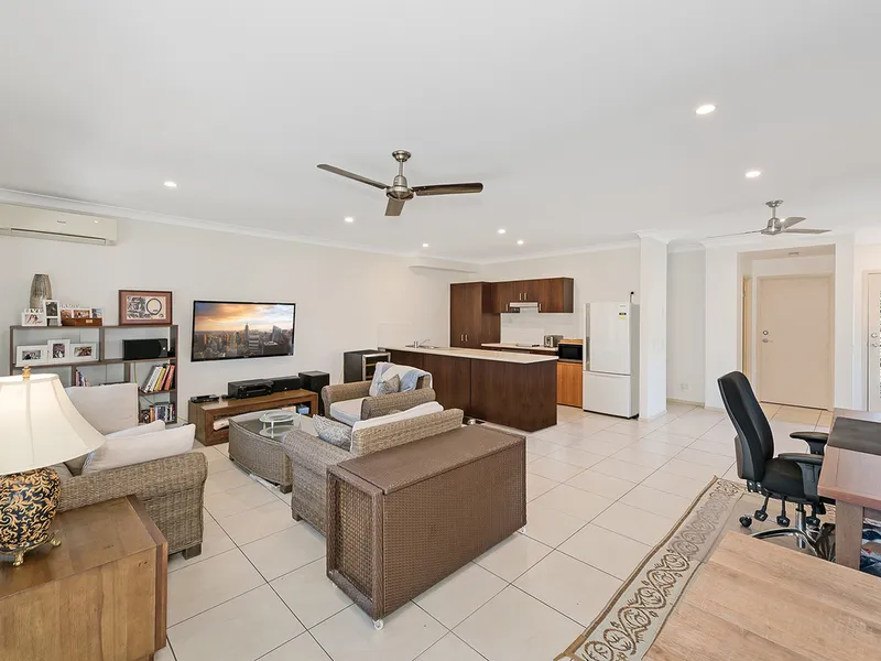 Private and Convenient - Next to Park