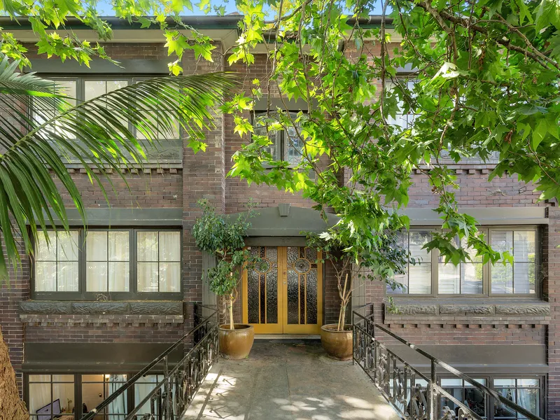 Ground Floor Art Deco Apartment Footsteps from Five Ways