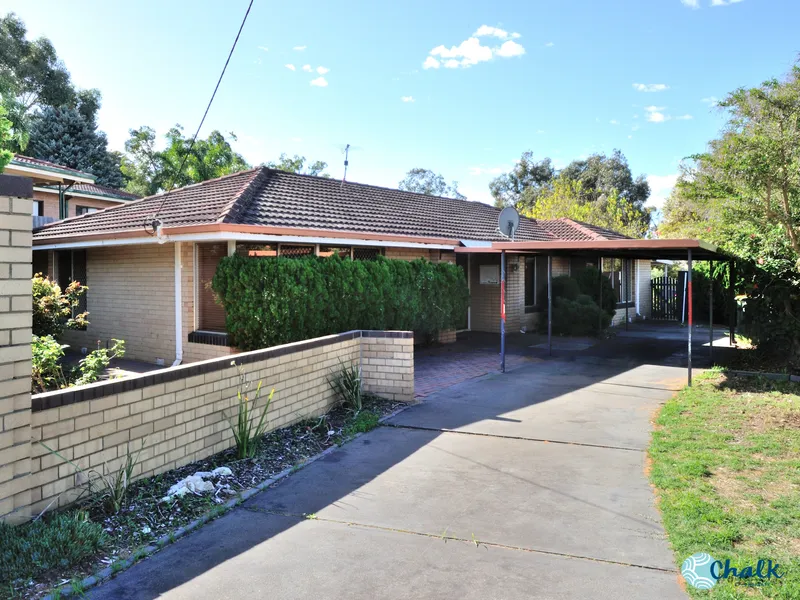 LOVELY BIG BLOCK 3 BEDROOM HOME!