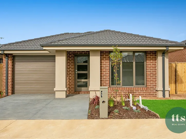 Brand New 4 bedroom home with convenience at every turn!