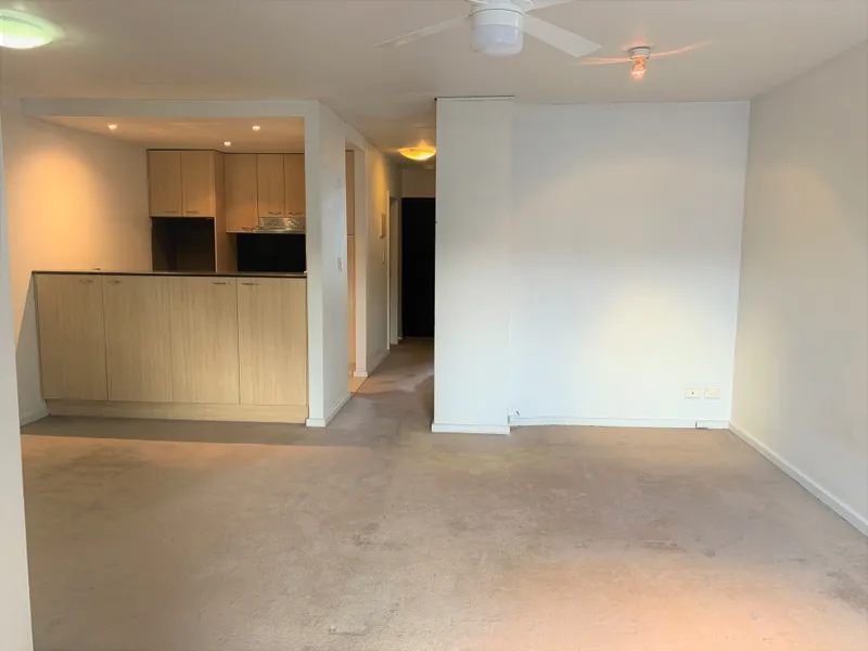 MODERN 2 BEDROOM APARTMENT IN LEICHHARDT