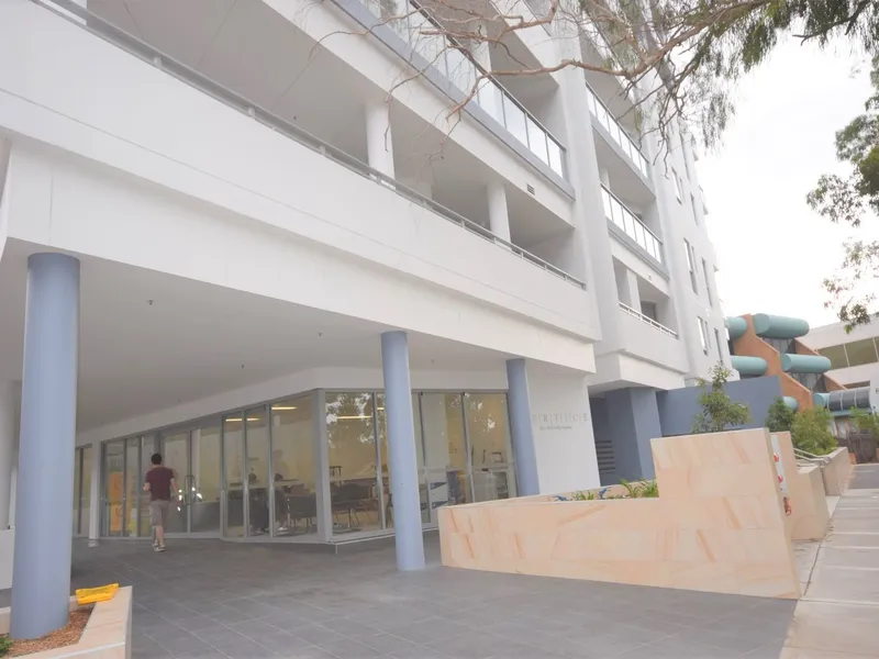designer one bedroom apartment plus Study room