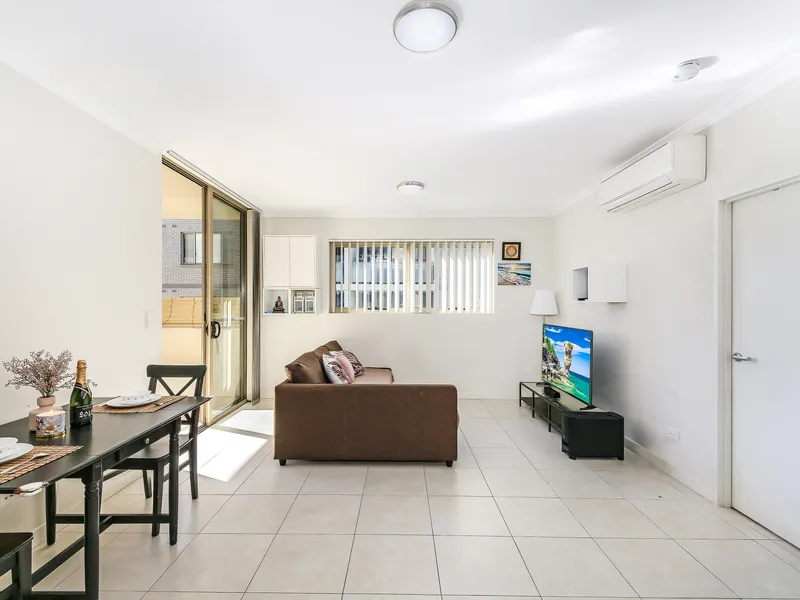 Immaculate 2 Bedroom Apartment