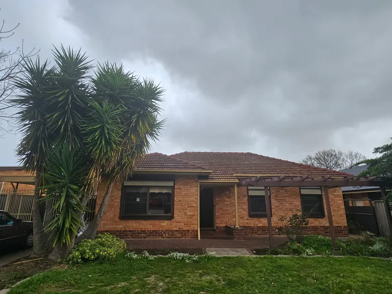 3 Bedroom Double Brick Family Home