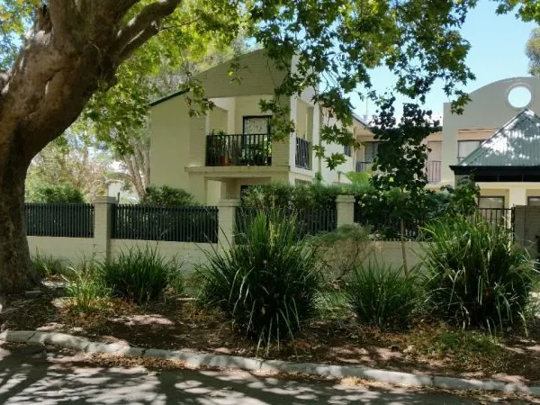 On the Park One Bedroom Apartment to Let Jolimont
