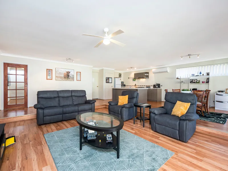 THE PERFECT PACKAGE OF SPACE STYLE AND COMFORT! HOME OPEN SUN 31 JULY 12.00PM - 12.30PM