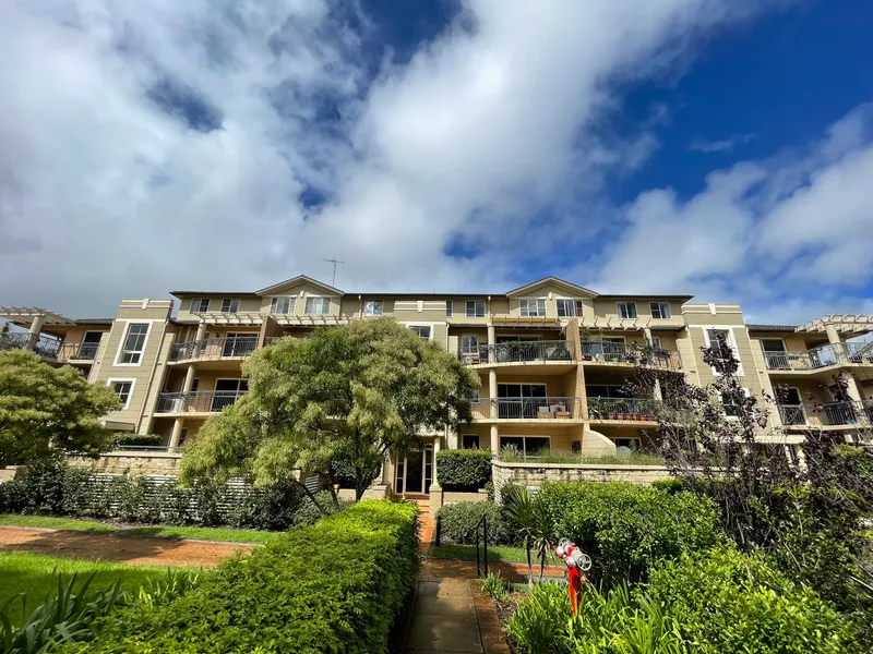 SPACIOUS 3BEDROOM FULLY FURNISHED WITH PARK VIEW