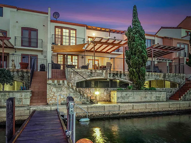 Mediterranean Charm with Stunning Canal Views