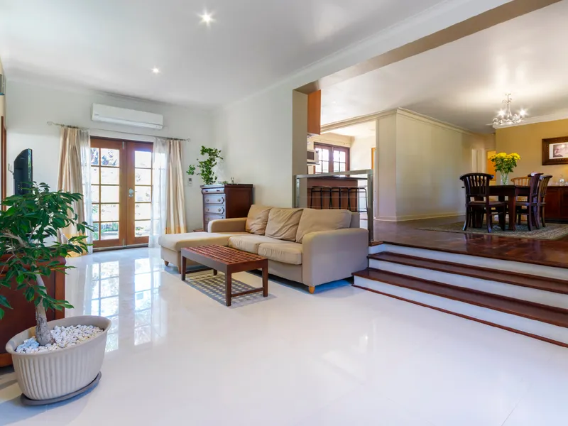 CHARMING 4 BED 2 BATH FAMILY HOME IN CHURCHLANDS SHS ZONE