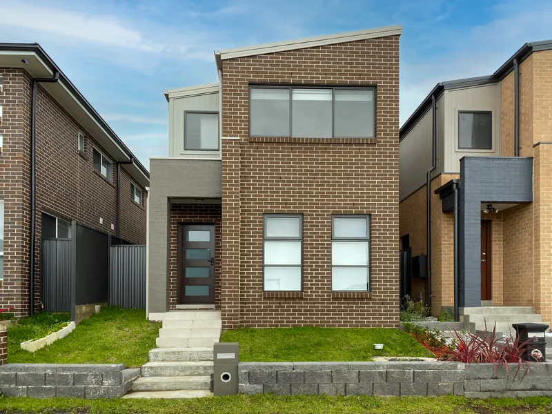 Four Bedroom Family Home | Extra Shower & 4th Bedroom Downstairs