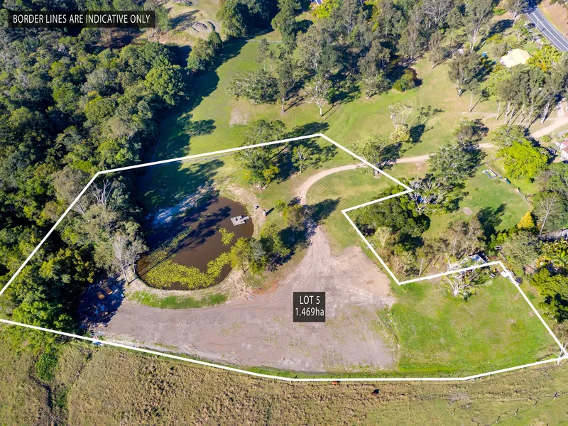 1.48 Hectares of Flat Usable Land in the Heart of Eumundi!!