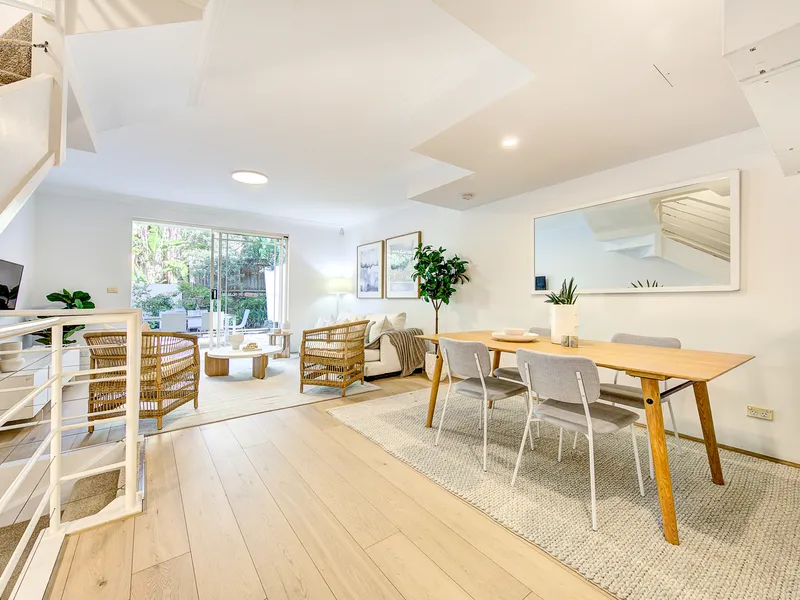 PRIVATE FAMILY FRIENDLY TOWNHOUSE IN CENTRAL LOCATION OPEN SAT 10AM - 10:30AM