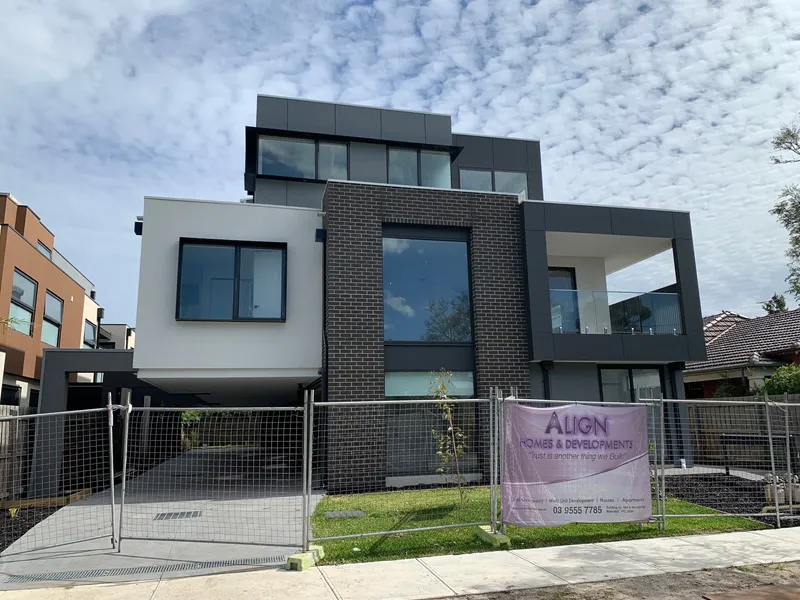 STUNNING BRAND NEW FOUR BEDROOM TOWNHOUSE IN THE HEART OF GLEN HUNTLY