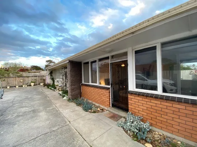 Beautifully updated 2 Bedroom Villa!