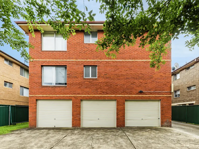 Solid double brick apartment in prime position