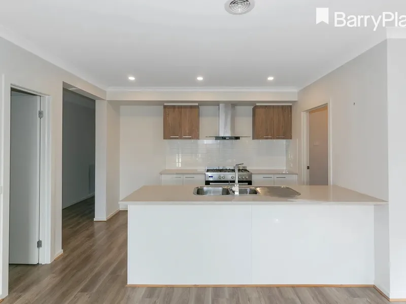 **REGISTER TO INSPECT VIA REALESTATE.COM.AU LINK & PHOTO ID MUST BE PROVIDED AT ENTRY, WHEN VIEWING ALL RENTAL PROPERTIES WITH BARRY PLANT FRANKSTON**