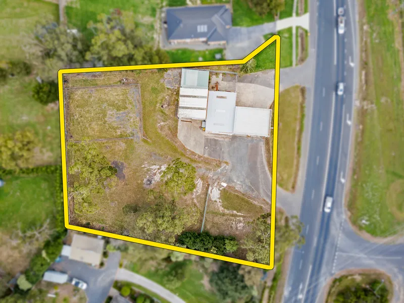 Potential Plus – 2 Lots, total of approx. 1 acre ( 4060 sq.m) 