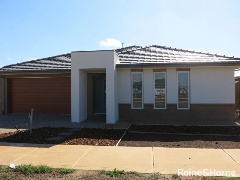 BRAND NEW 4 BEDROOM PLUS STUDY FAMILY HOME