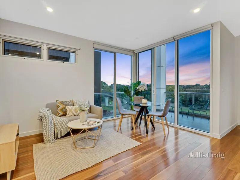 Modern Tri-Level Townhouse Living In Box Hill High Zone (STSA)
