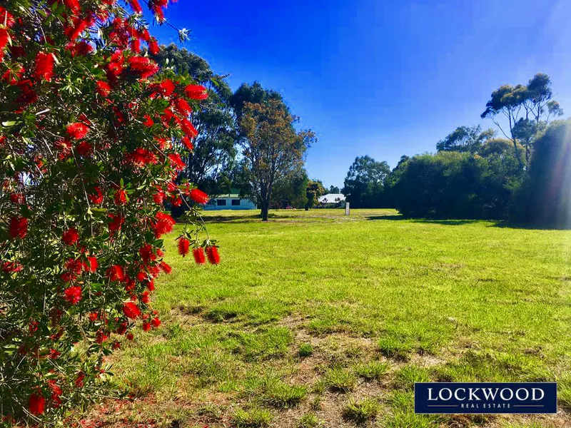 WATER VIEWS TO LAKE KING AND BEYOND - EXCEPTIONAL OPPORTUNITY 