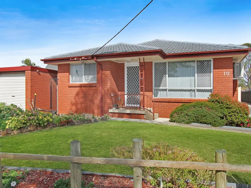 2 Bedroom Villa Close to Shops & Transport