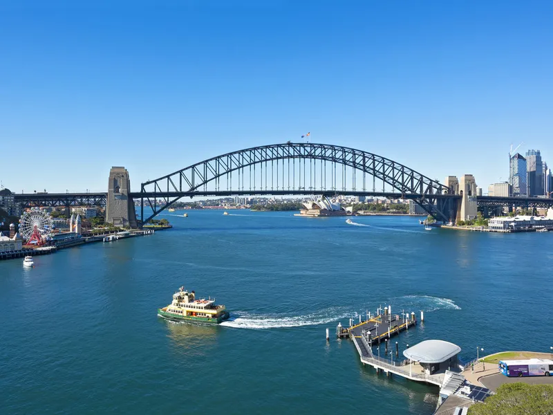 Fully furnished one bedroom apartment with stunning Harbour views