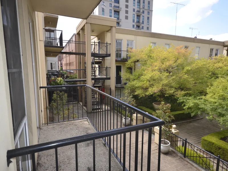 GREEN OUTLOOK - UPDATED - CARPARK - BALCONY