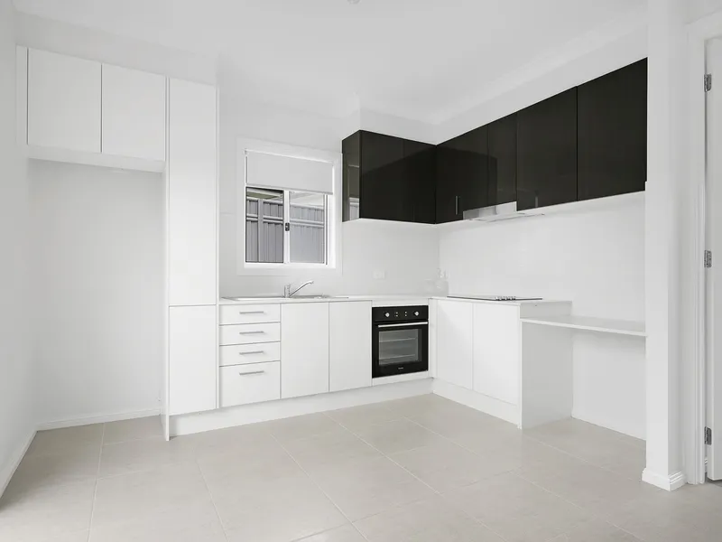 GRANNY FLAT- WATER USAGE & LAWN MOWING INCLUDED IN RENT
