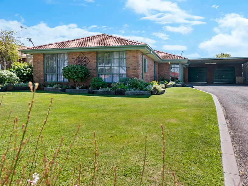 Immaculate Home In Quiet Court