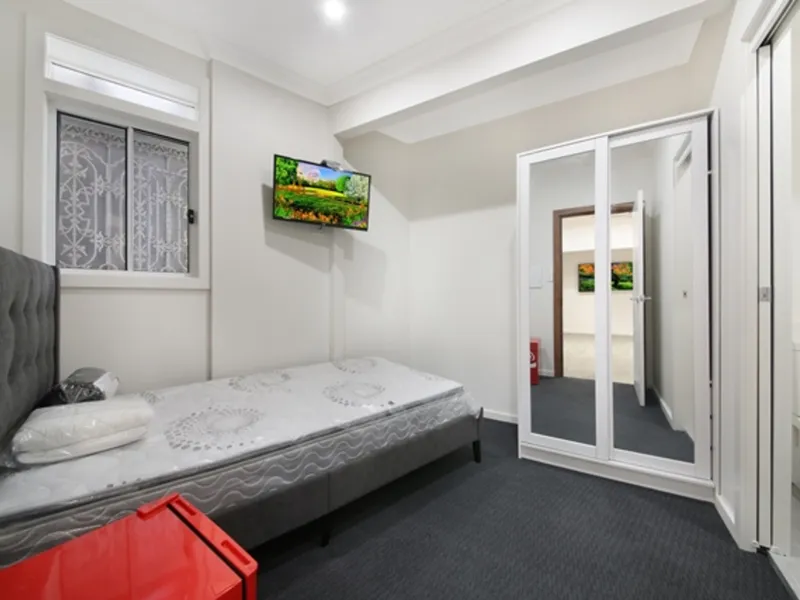 CBD Fully Furnished Share Accommodation 