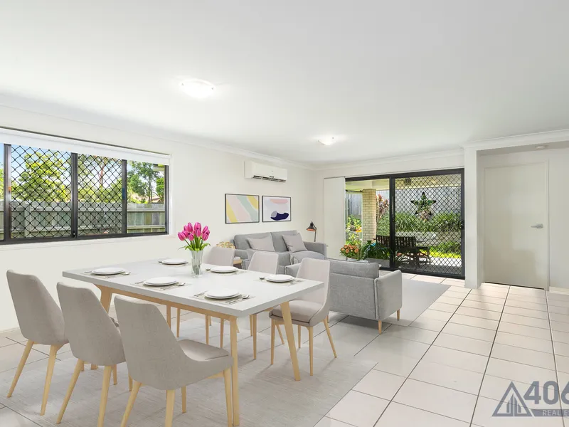 Modern Low Set Family Living