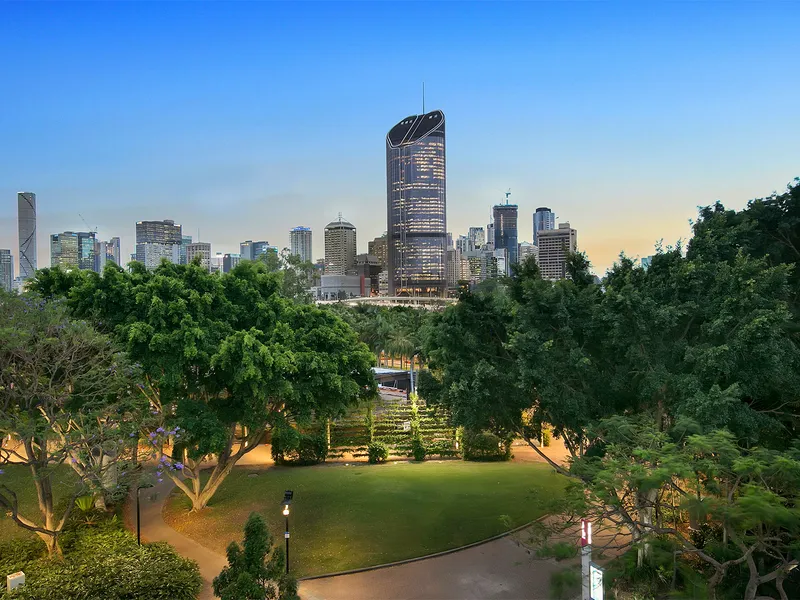 NEW RENOVATION. LOCATIN AND VIEW! DOOR STEP FOR EVERTHING