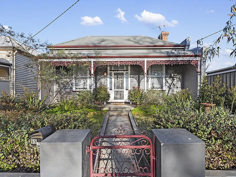 Renovated home perfectly positioned in central Bendigo