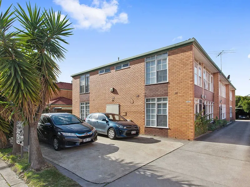 Open Living and Comfort! | HODGES CAULFIELD