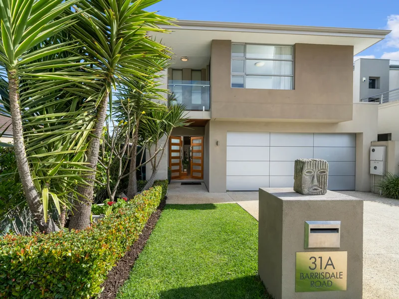 Stylish 'Presents as new' Family Home!