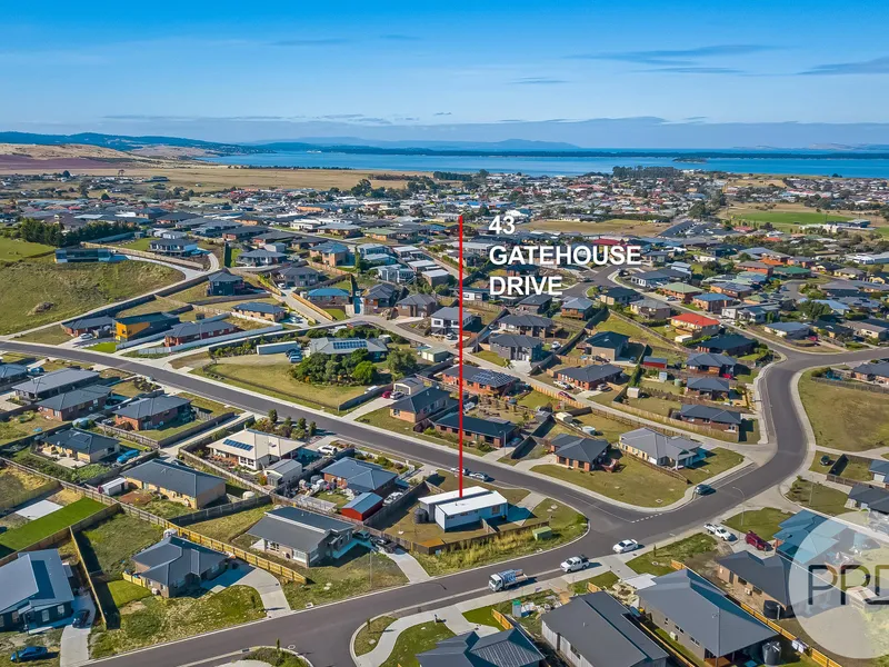 Executive Family Home on the Quietest Street in Sorell