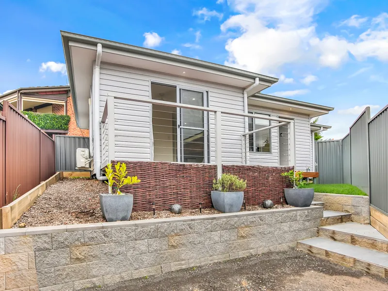 Beautiful & spacious granny flat in the heart of Minchinbury
