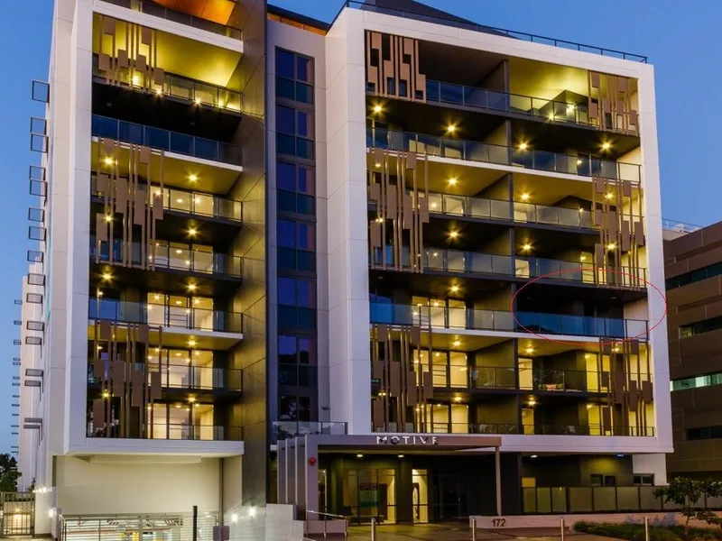 CONVENIENCE, SECURITY AND RESORT STYLE LIVING