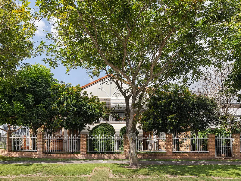 Ground Floor Beauty in Stunning Location