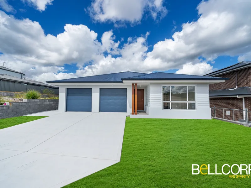 Brand new, luxurious family home designed for easy living and entertainment!