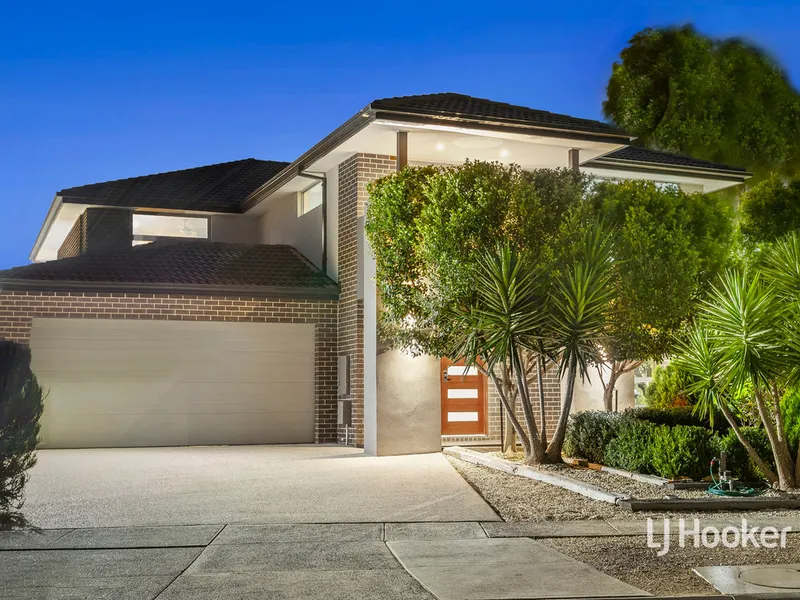 Lavish Five Bedroom Home with Swim Spa and Basketball Court