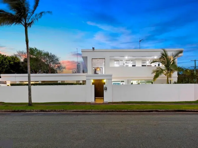 Dual Living / Granny Flat - Prime Position Isle of Capri