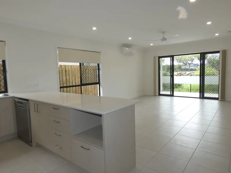 LOW MAINTENANCE HOME LOCATED IN PIMPAMA!