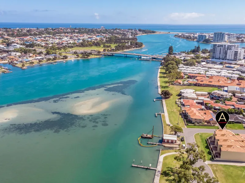 WATERFRONT PERFECTION!