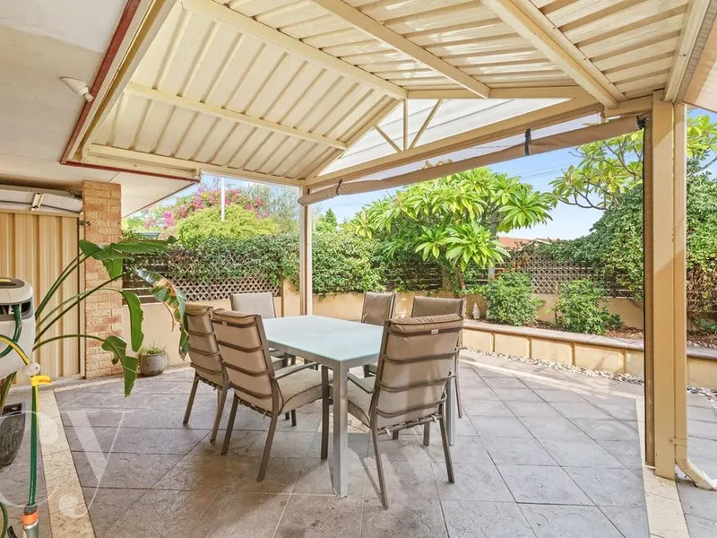 Delightful Dianella Villa