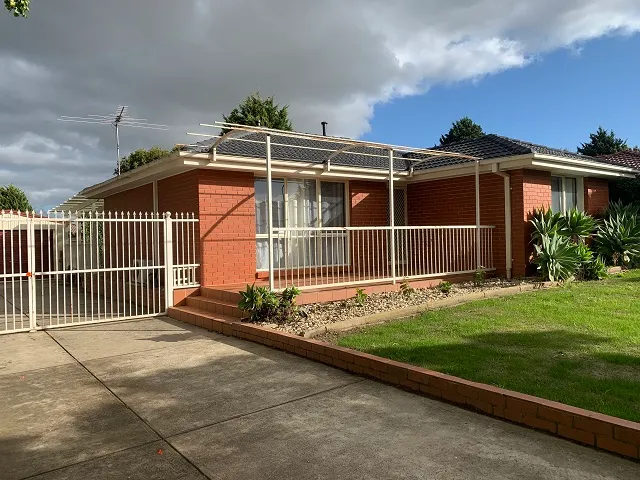 MODERN 3 BEDROOM HOME HALLAM