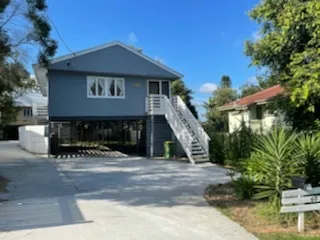 THREE BEDROOM HIGHSET HOME IN LEICHHARDT - FENCED REAR YARD