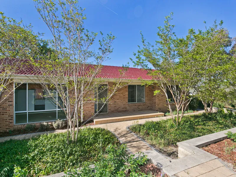 Stylish home in peaceful surrounds